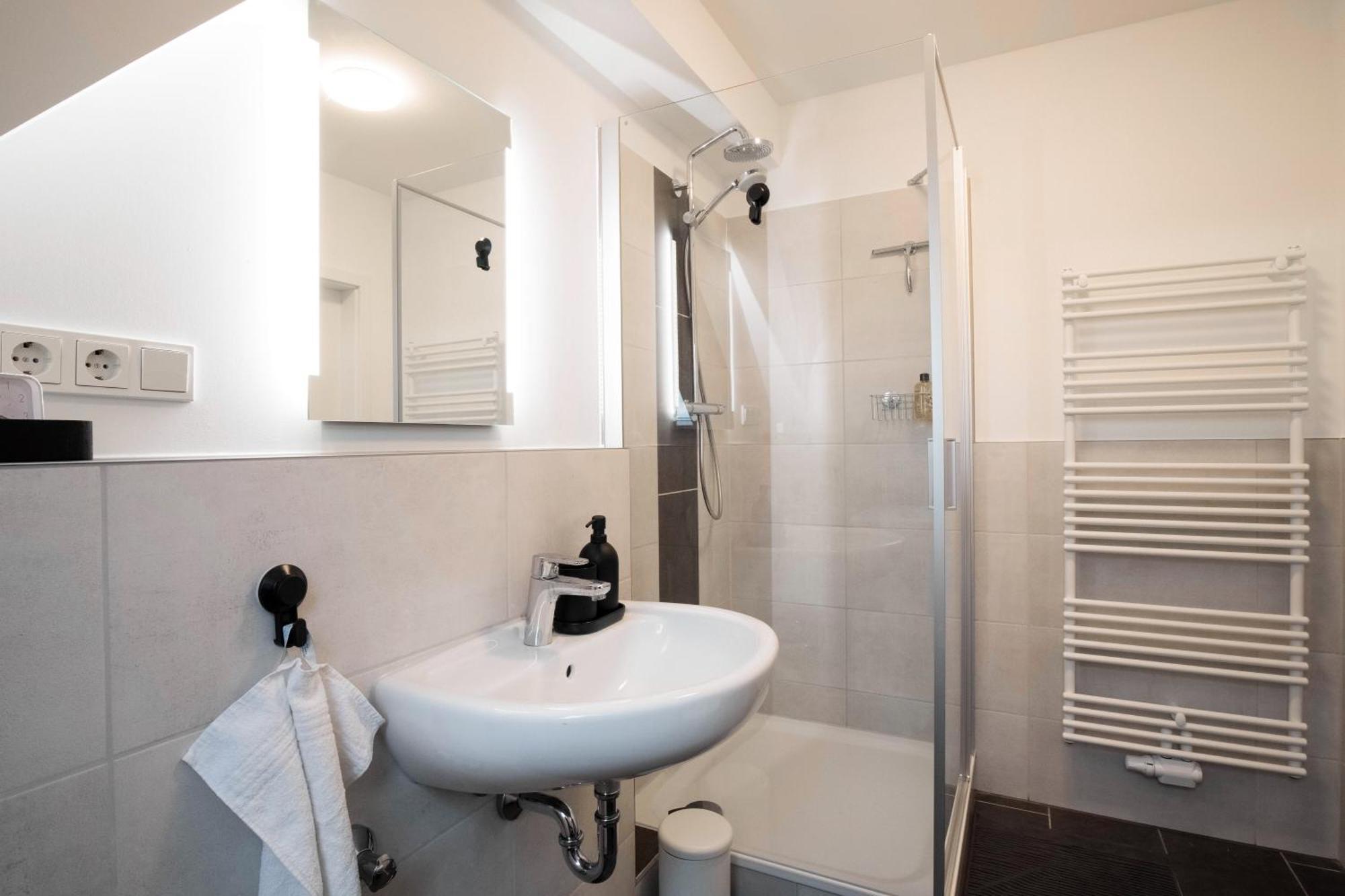 Moderne Wohnung - Naehe Messe / Flughafen Ломар Экстерьер фото